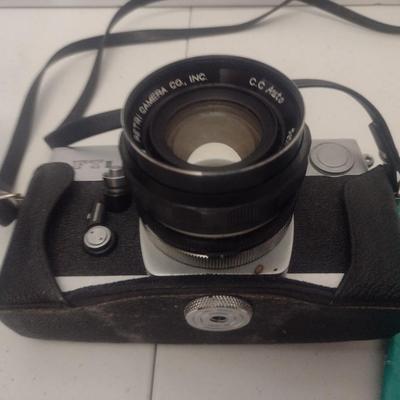 Vintage Petri FT II 35mm Camera with Case and Instruction Manual