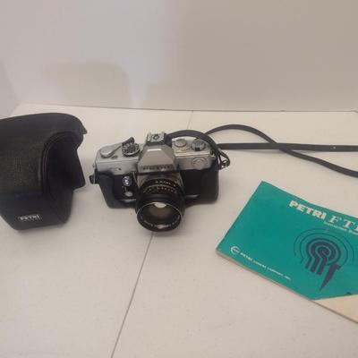 Vintage Petri FT II 35mm Camera with Case and Instruction Manual