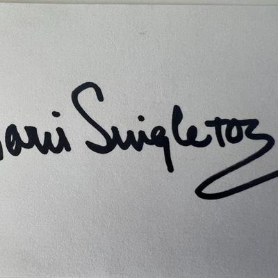 Doris Singleton original signature