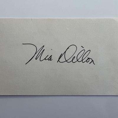 Mia Dillon original signature