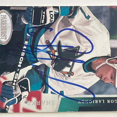 San Jose Sharks Igor Larionov 1993 Upper Deck #185 signed trading card