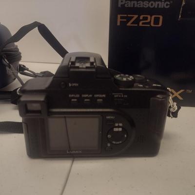 Panasonic Lumix FZ20 Digital Camera with Carry Case, Cords and Original Box