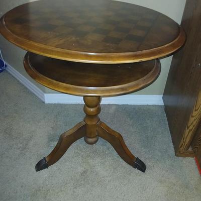 Vintage Wood Chess Table – Round Pedestal Game Table with Inlaid Board