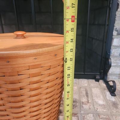 Longaberger Basket w Handle and Lid 14" tall 2001