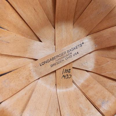 Longaberger Basket w Handle and Lid 14" tall 2001
