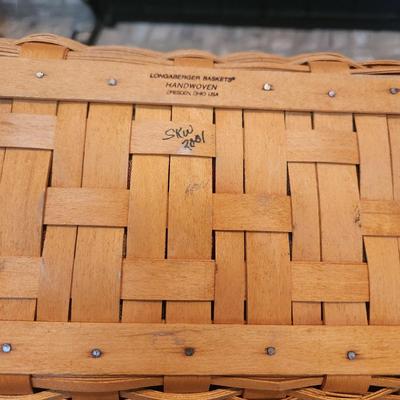 Longaberger Oval Basket w Lid, Plaid Liner , Protector
