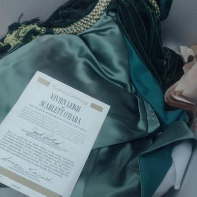 Franklin Heirloom Porcelain Doll Vivian Leigh Gone with the Wind Scarlett Green Dress Doll with Box