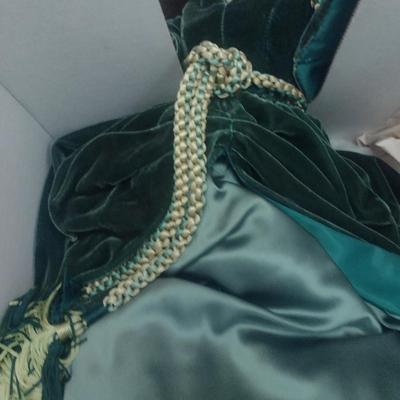 Franklin Heirloom Porcelain Doll Vivian Leigh Gone with the Wind Scarlett Green Dress Doll with Box