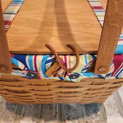 Longaberger Basket Picnic with Liner Protector Tray 2005