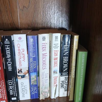 Mixed Paperback Book Lot – Popular Fiction & Thrillers