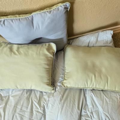 Mainstays, Down comforter Elegant Bedding Set – with matching throw pillows and sheet set Queen sized