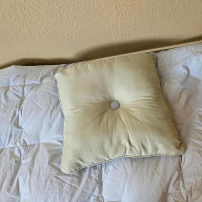 Mainstays, Down comforter Elegant Bedding Set – with matching throw pillows and sheet set Queen sized