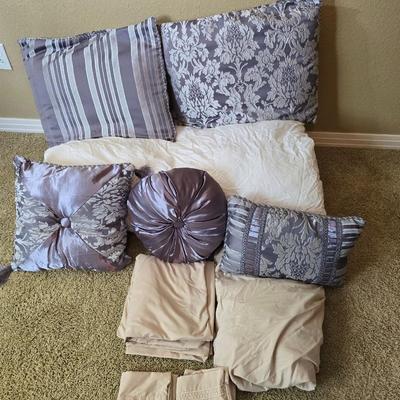 Down Comforter Set – 9 Pieces Queen sized