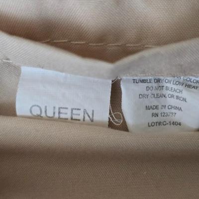 Down Comforter Set – 9 Pieces Queen sized