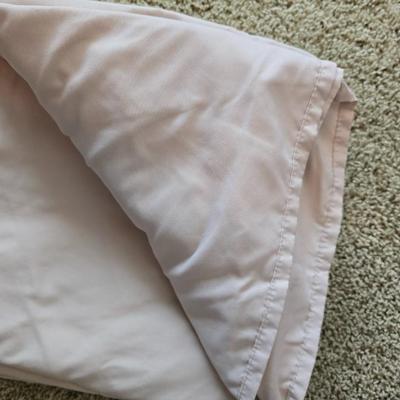Down Comforter Set – 9 Pieces Queen sized