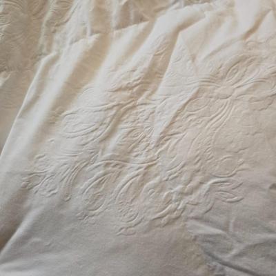 Down Comforter Set – 9 Pieces Queen sized