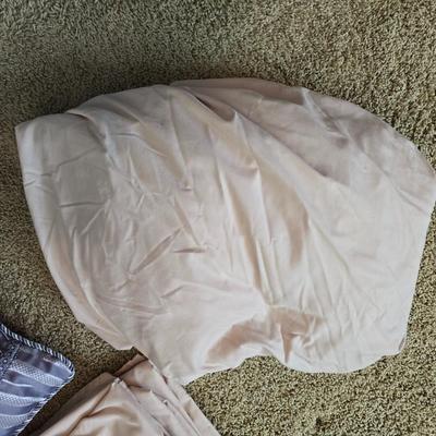 Down Comforter Set – 9 Pieces Queen sized