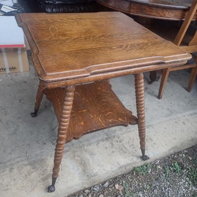 Vintage Oak Turned Leg Accent Table