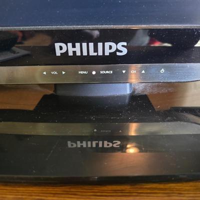 Oak Finish Entertainment Center with Glass Cabinet & Nice flat screen Philips TV
