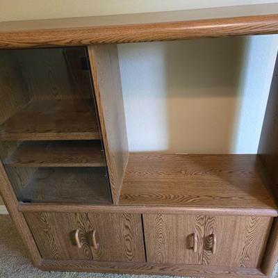 Oak Finish Entertainment Center with Glass Cabinet & Nice flat screen Philips TV