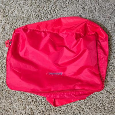 Red Travel Luggage Set – 7 Pieces + Throw Blanket