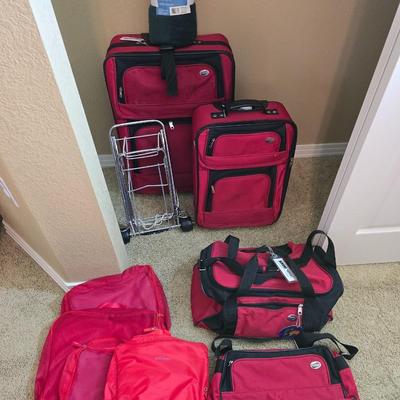 Red Travel Luggage Set – 7 Pieces + Throw Blanket