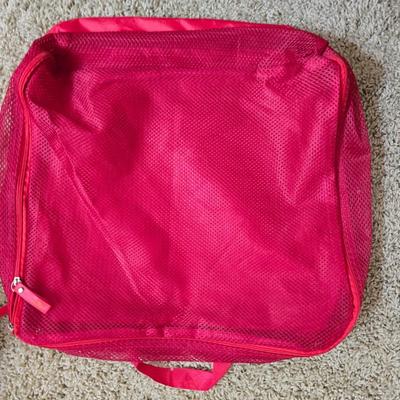 Red Travel Luggage Set – 7 Pieces + Throw Blanket