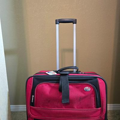 Red Travel Luggage Set – 7 Pieces + Throw Blanket