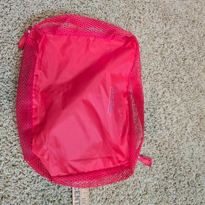 Red Travel Luggage Set – 7 Pieces + Throw Blanket