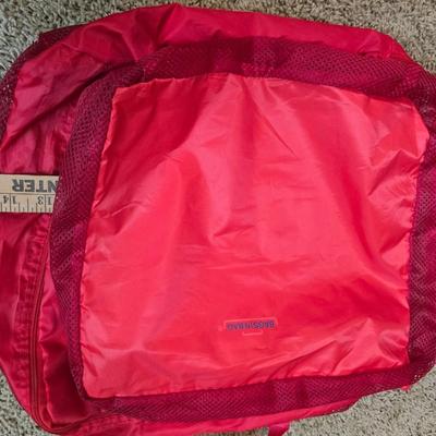 Red Travel Luggage Set – 7 Pieces + Throw Blanket
