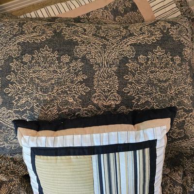 White Wooden Twin Bed with Bedding