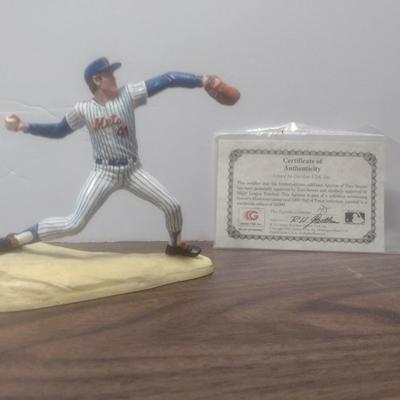 Gartlan Tom Seaver Small No. 175 Baseball Figurine with Box and COA