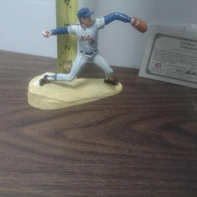 Gartlan Tom Seaver Small No. 175 Baseball Figurine with Box and COA