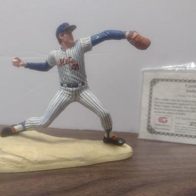 Gartlan Tom Seaver Small No. 175 Baseball Figurine with Box and COA