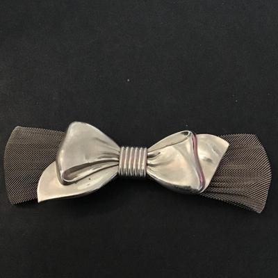 Large nice vintage silver tone mesh bow brooch