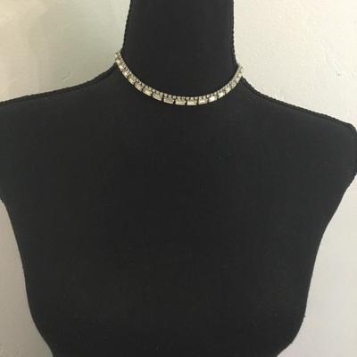 Beautiful vintage, crystal choker necklace in excellent condition