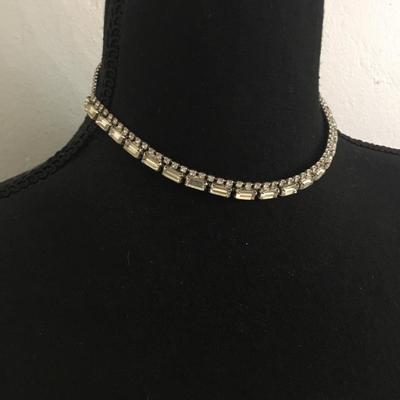 Beautiful vintage, crystal choker necklace in excellent condition