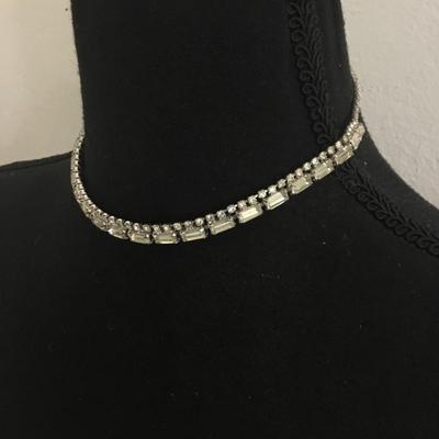 Beautiful vintage, crystal choker necklace in excellent condition