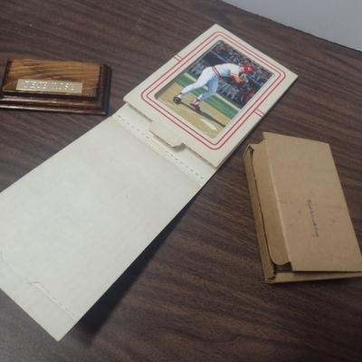 Gartlan Pete Rose Porcelain Baseball Card 1985 with Wood Base