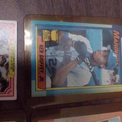 Topps 1989 Ken Griffey, Jr. #336 Baseball Card, Drakes's 1981 Reggie Jackson 'Big Hitter, Donruss 1990 Maurice Vaughn and Other