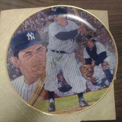 Gartlan Yogi Berra Commemorative Collector's Plate #1328 with Box