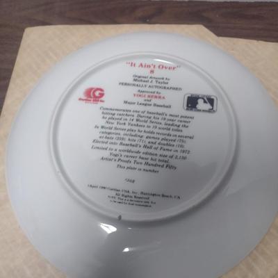 Gartlan Yogi Berra Commemorative Collector's Plate #1328 with Box