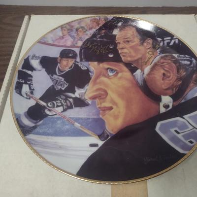 Gartlan Wayne Gretzky Commemorative Collector's Plate Most Goals in NHL Beats Gordie Howe #1316 with Box