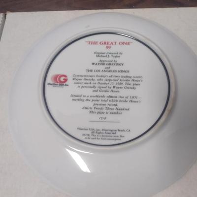 Gartlan Wayne Gretzky Commemorative Collector's Plate Most Goals in NHL Beats Gordie Howe #1316 with Box