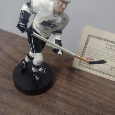 Gartlan Wayne Gretzky Small No. 482 Hockey Figurine with Box and COA