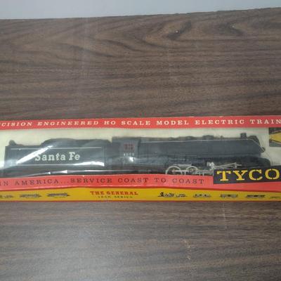 Vintage Tyco Santa Fe Steam Engine with Tender 'Mikado' in Original Box HO Scale