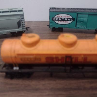 Set of Seven Tyco HO Scale Rail Cars and Caboose No Boxes