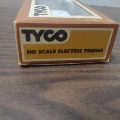 Vintage Tyco Santa Fe HO Scale Diesel Engine #4015 in Original Box