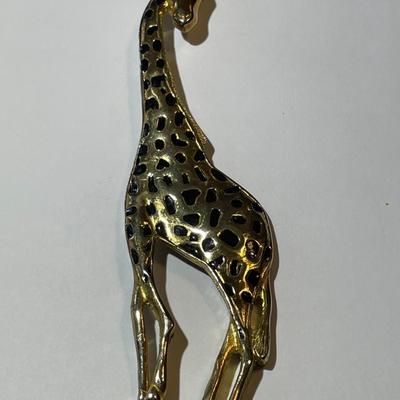 Large Vintage Enamel 5" Figural Giraffe Pin/Brooch in Good Preowned Condition.