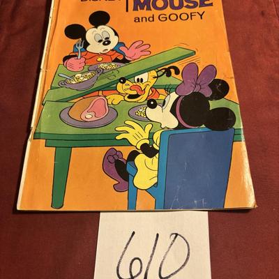 Micky Mouse and Goofy Comic Book